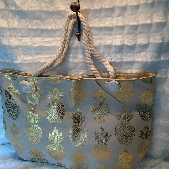 Gold and. Ivory Pineapple Tote Bag - Picture 4 of 4
